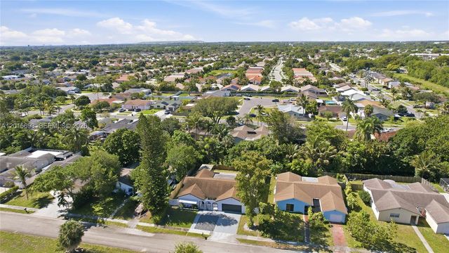 8972 SW 8th St, Boca Raton, FL 33433