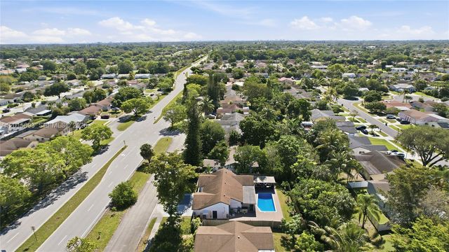 8972 SW 8th St, Boca Raton, FL 33433