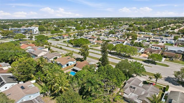 8972 SW 8th St, Boca Raton, FL 33433