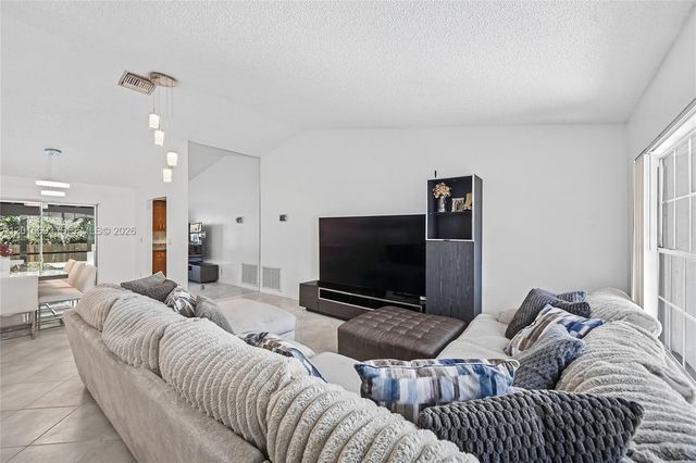 8972 SW 8th St, Boca Raton, FL 33433