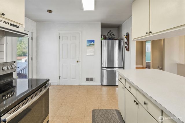 9334 E B Street, Tacoma, WA 98445