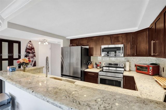 16478 NE 27th Pl 34, Eastern Shores, FL 33160