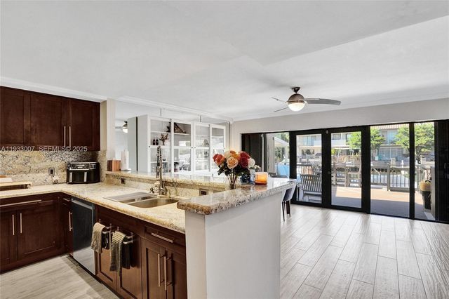 16478 NE 27th Pl 34, Eastern Shores, FL 33160