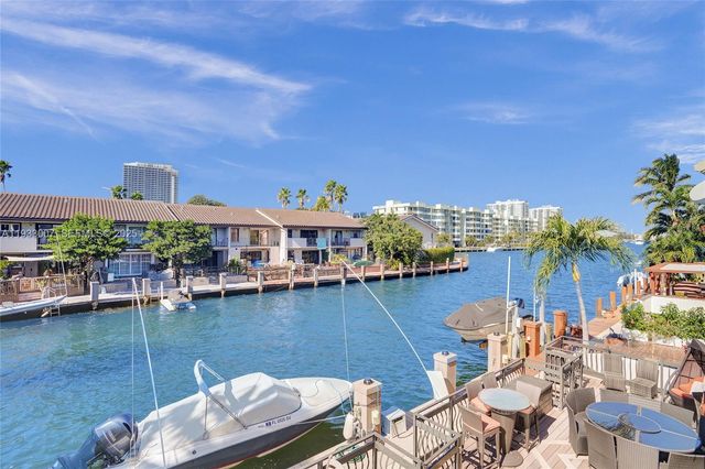 16478 NE 27th Pl 34, Eastern Shores, FL 33160