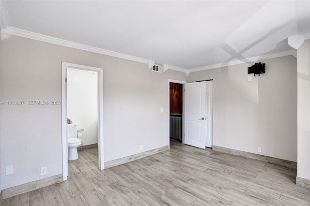 16478 NE 27th Pl 34, Eastern Shores, FL 33160