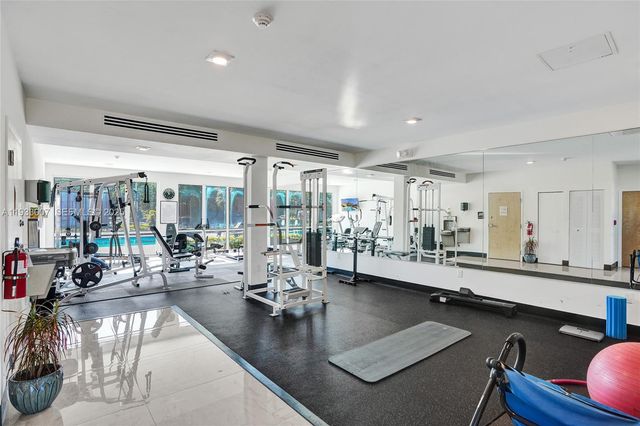 16478 NE 27th Pl 34, Eastern Shores, FL 33160