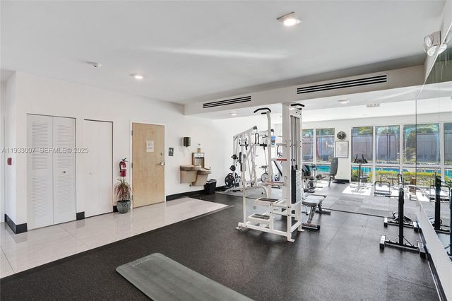 16478 NE 27th Pl 34, Eastern Shores, FL 33160