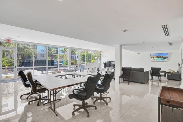 16478 NE 27th Pl 34, Eastern Shores, FL 33160