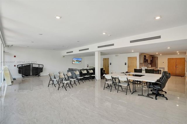 16478 NE 27th Pl 34, Eastern Shores, FL 33160