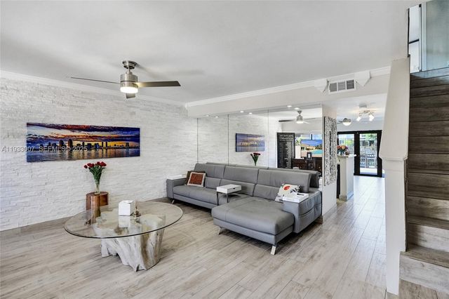 16478 NE 27th Pl 34, Eastern Shores, FL 33160