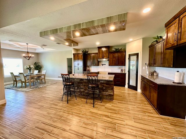 112 Estates Dr, La Vernia, TX 78121