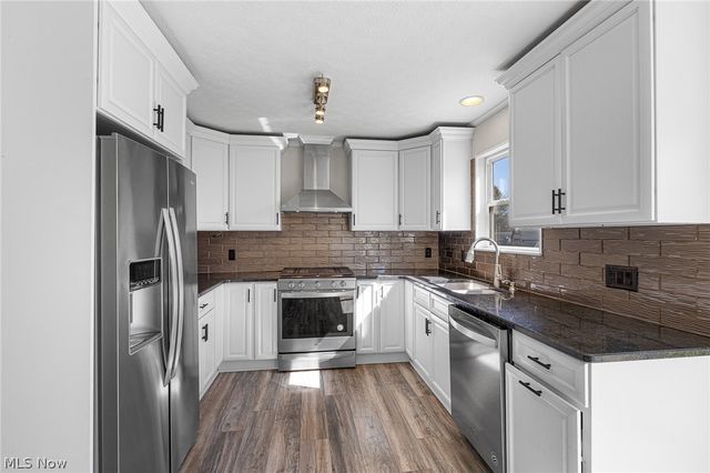 1267 Bell Court, Elyria, OH 44035