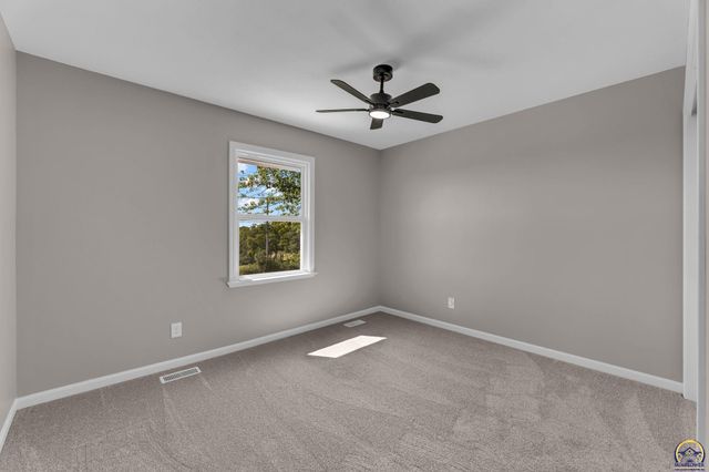 5328 NW Green Hills RD, Topeka, KS 66618