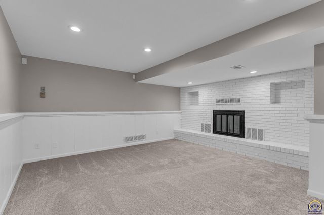 5328 NW Green Hills RD, Topeka, KS 66618