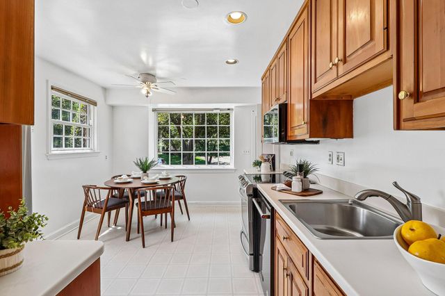 5601 KIRKWOOD DR, Bethesda, MD 20816