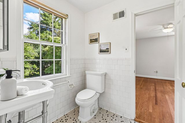 5601 KIRKWOOD DR, Bethesda, MD 20816