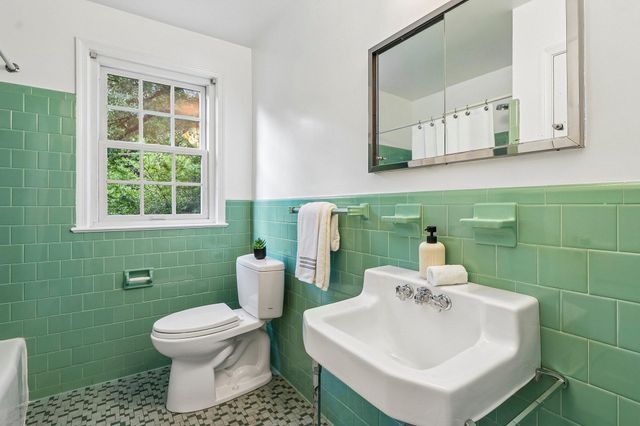 5601 KIRKWOOD DR, Bethesda, MD 20816