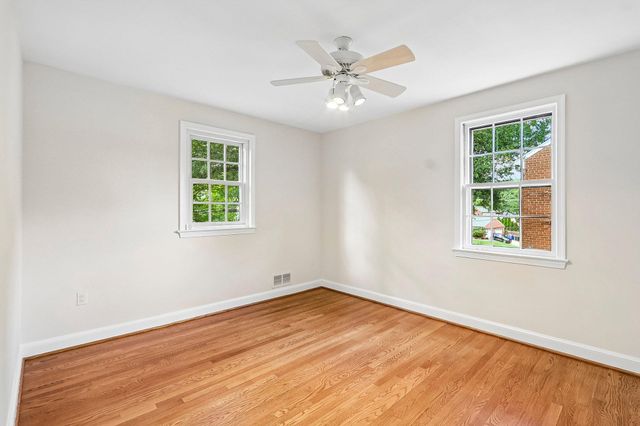 5601 KIRKWOOD DR, Bethesda, MD 20816