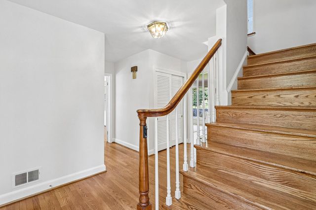 5601 KIRKWOOD DR, Bethesda, MD 20816