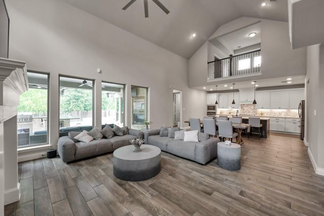275 Bronze View Drive, Montgomery, TX 77316