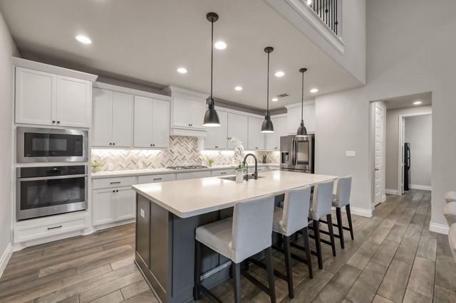 275 Bronze View Drive, Montgomery, TX 77316