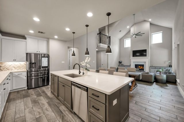 275 Bronze View Drive, Montgomery, TX 77316