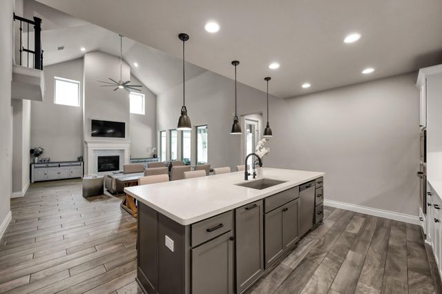 275 Bronze View Drive, Montgomery, TX 77316