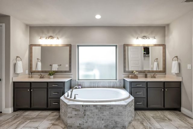 275 Bronze View Drive, Montgomery, TX 77316