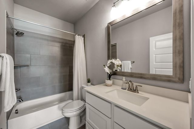 275 Bronze View Drive, Montgomery, TX 77316