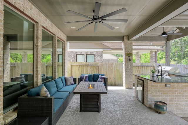 275 Bronze View Drive, Montgomery, TX 77316