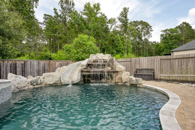 275 Bronze View Drive, Montgomery, TX 77316