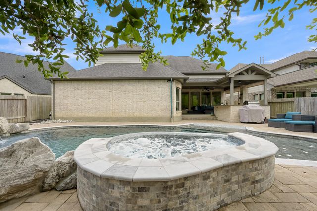 275 Bronze View Drive, Montgomery, TX 77316