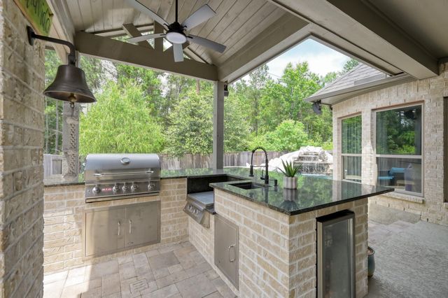 275 Bronze View Drive, Montgomery, TX 77316