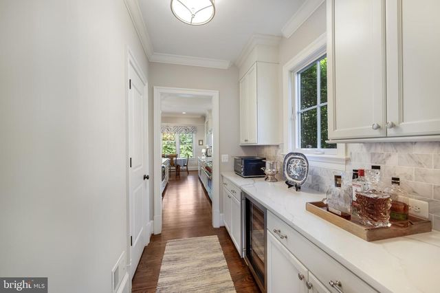 2012 N JEFFERSON ST, Arlington, VA 22205