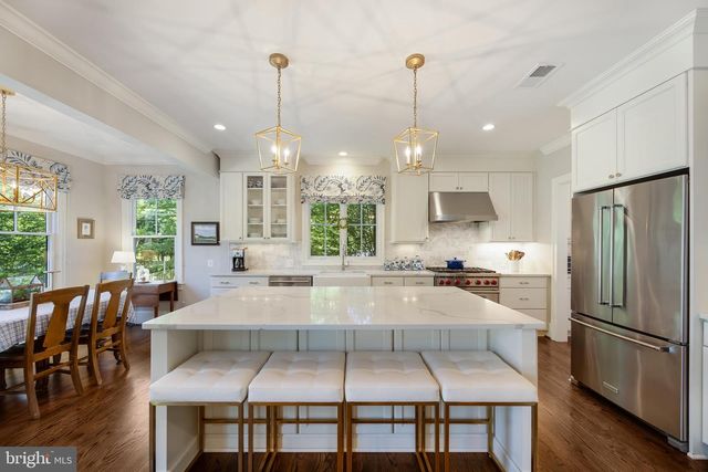 2012 N JEFFERSON ST, Arlington, VA 22205