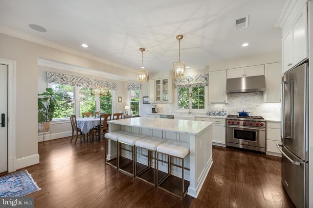 2012 N JEFFERSON ST, Arlington, VA 22205