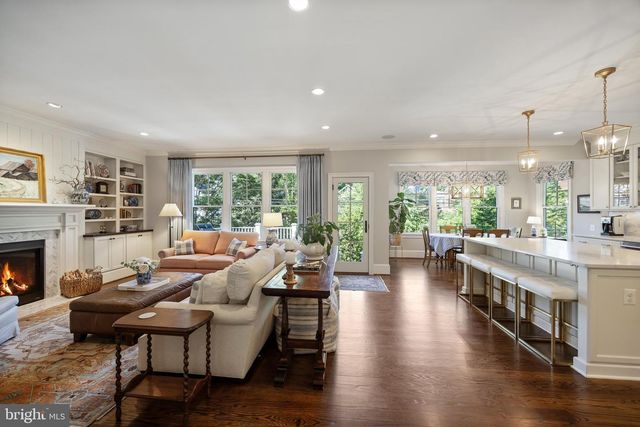 2012 N JEFFERSON ST, Arlington, VA 22205