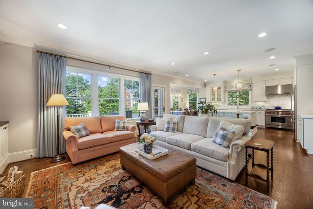2012 N JEFFERSON ST, Arlington, VA 22205