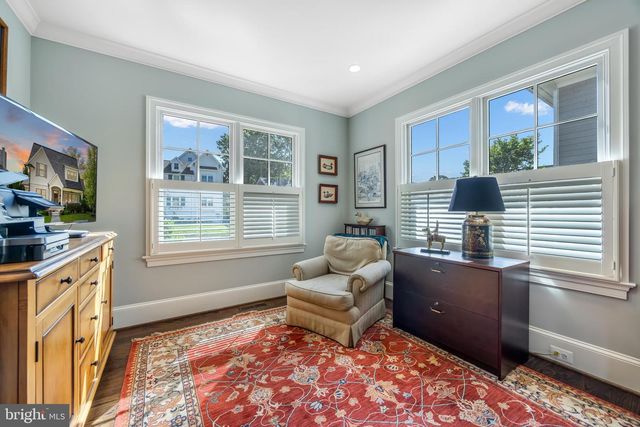 2012 N JEFFERSON ST, Arlington, VA 22205
