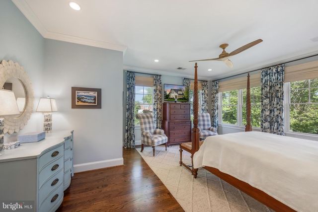 2012 N JEFFERSON ST, Arlington, VA 22205