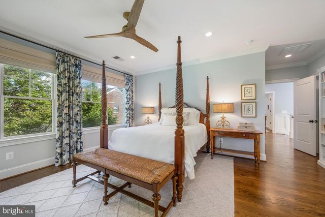 2012 N JEFFERSON ST, Arlington, VA 22205