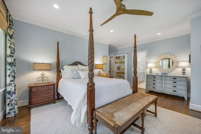 2012 N JEFFERSON ST, Arlington, VA 22205