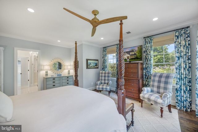 2012 N JEFFERSON ST, Arlington, VA 22205
