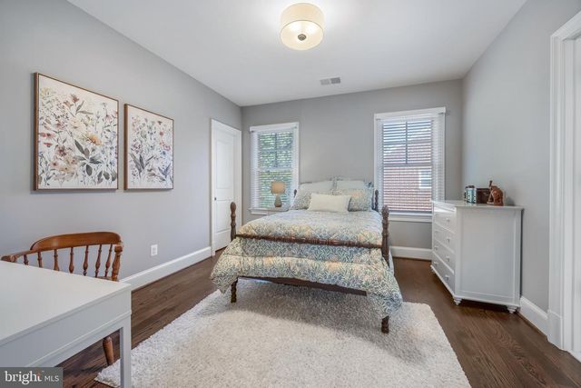 2012 N JEFFERSON ST, Arlington, VA 22205