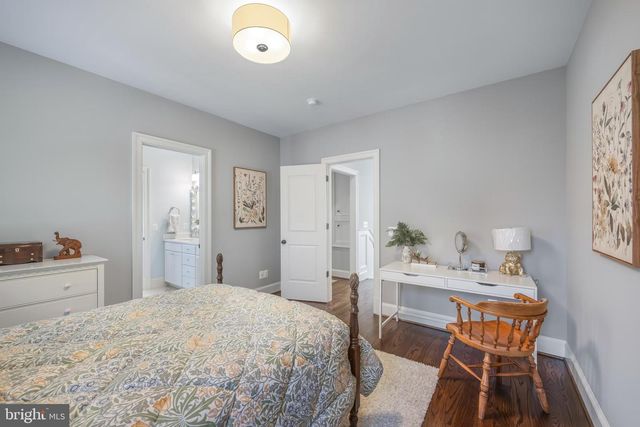 2012 N JEFFERSON ST, Arlington, VA 22205