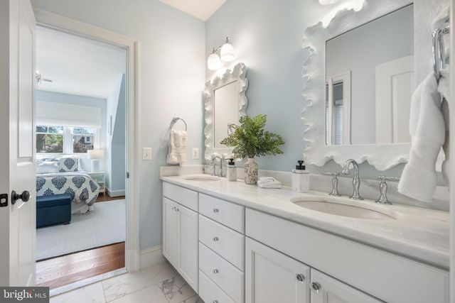 2012 N JEFFERSON ST, Arlington, VA 22205