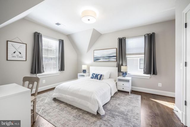 2012 N JEFFERSON ST, Arlington, VA 22205