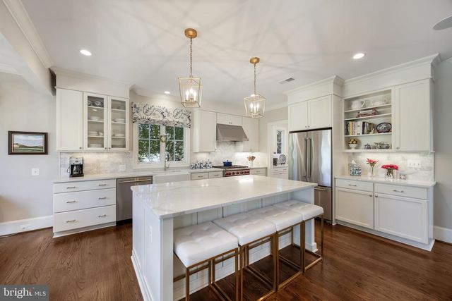 2012 N JEFFERSON ST, Arlington, VA 22205