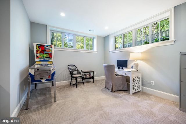 2012 N JEFFERSON ST, Arlington, VA 22205