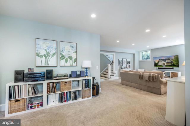 2012 N JEFFERSON ST, Arlington, VA 22205